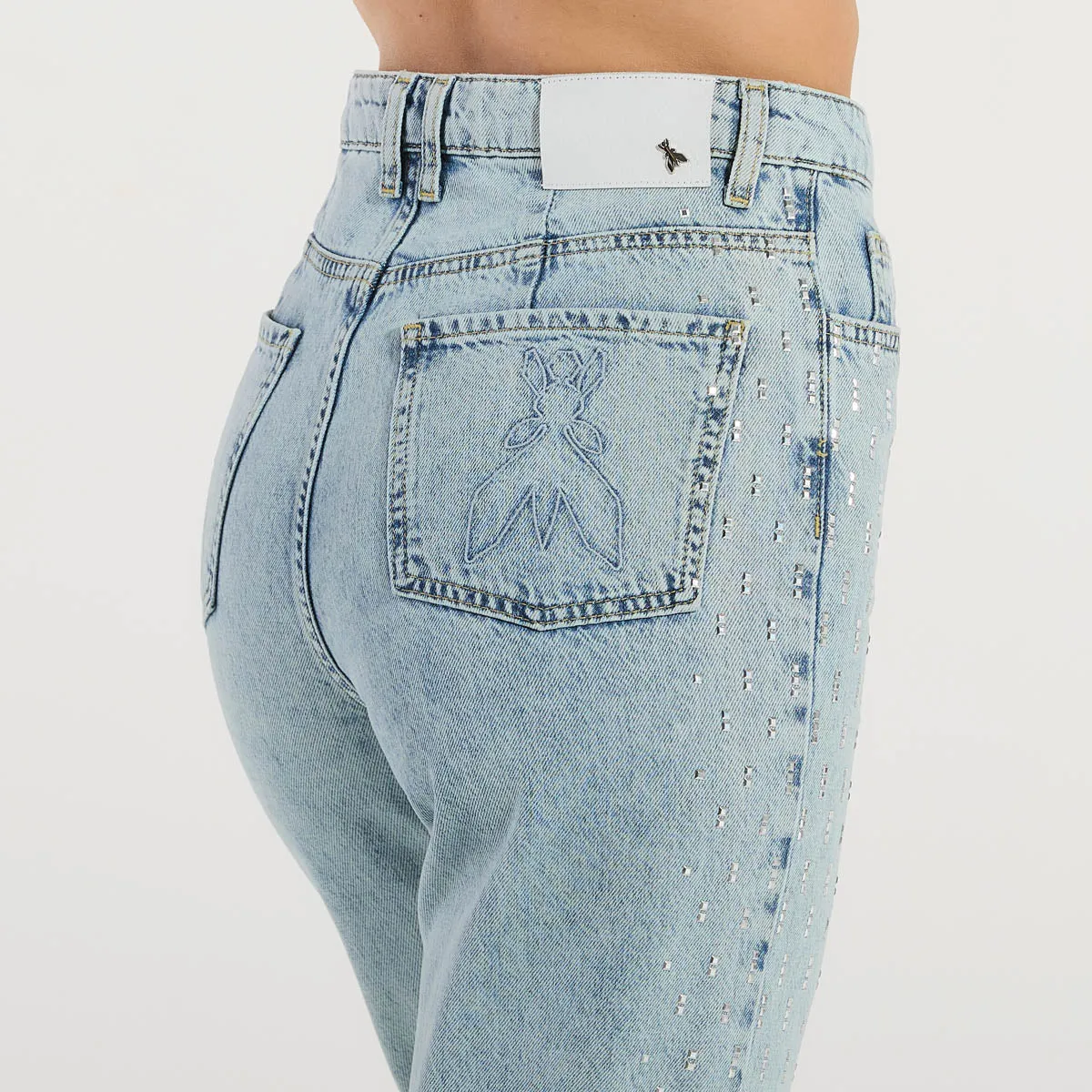 Patrizia Pepe jeans in denim chiaro con strass