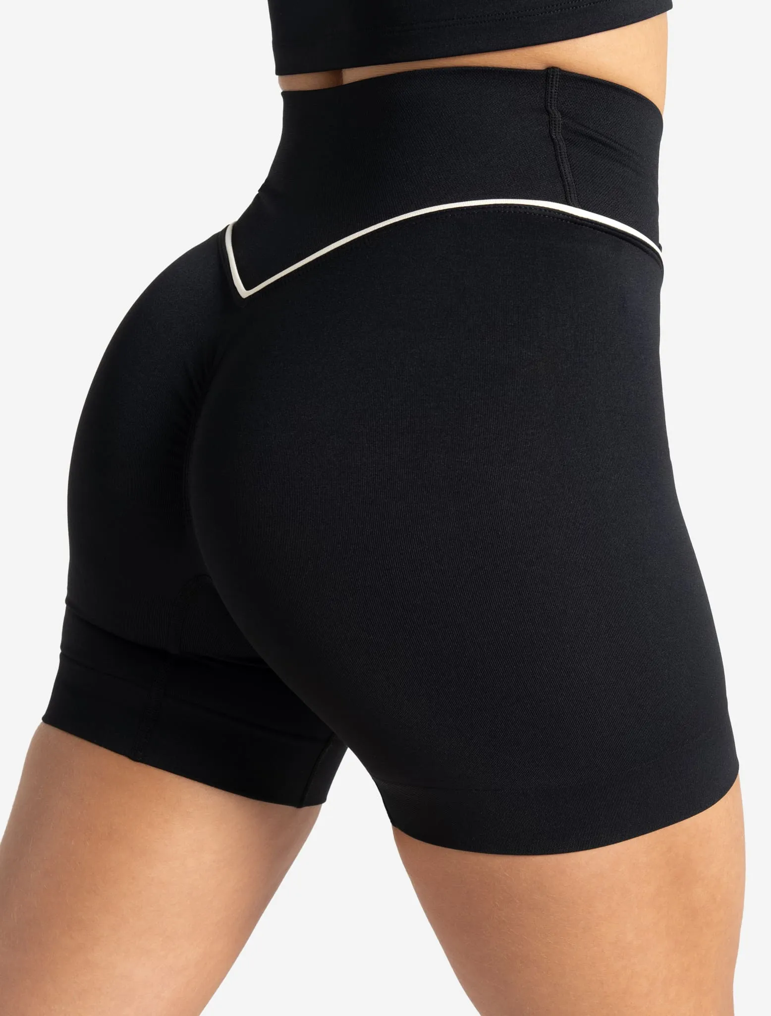 Sculpt Seamless Scrunch Shorts - Black/Marshmallow